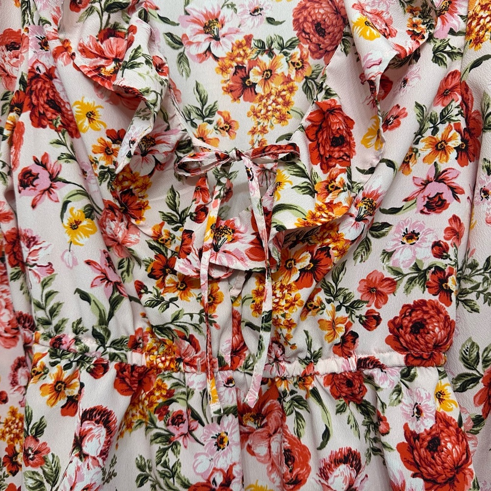 Floral Ruffle Blouse - Picture 2 of 5